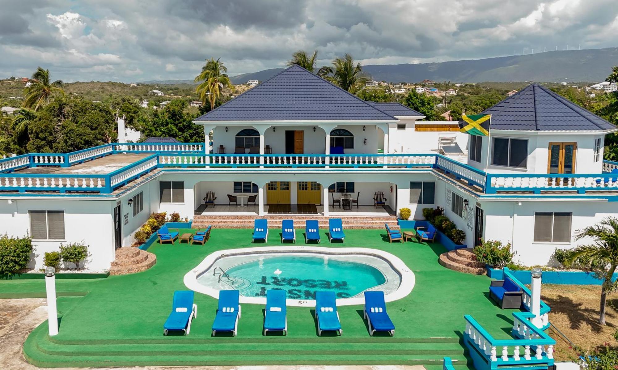 Beyond Sunset Resort & Villas Treasure Beach Exterior photo