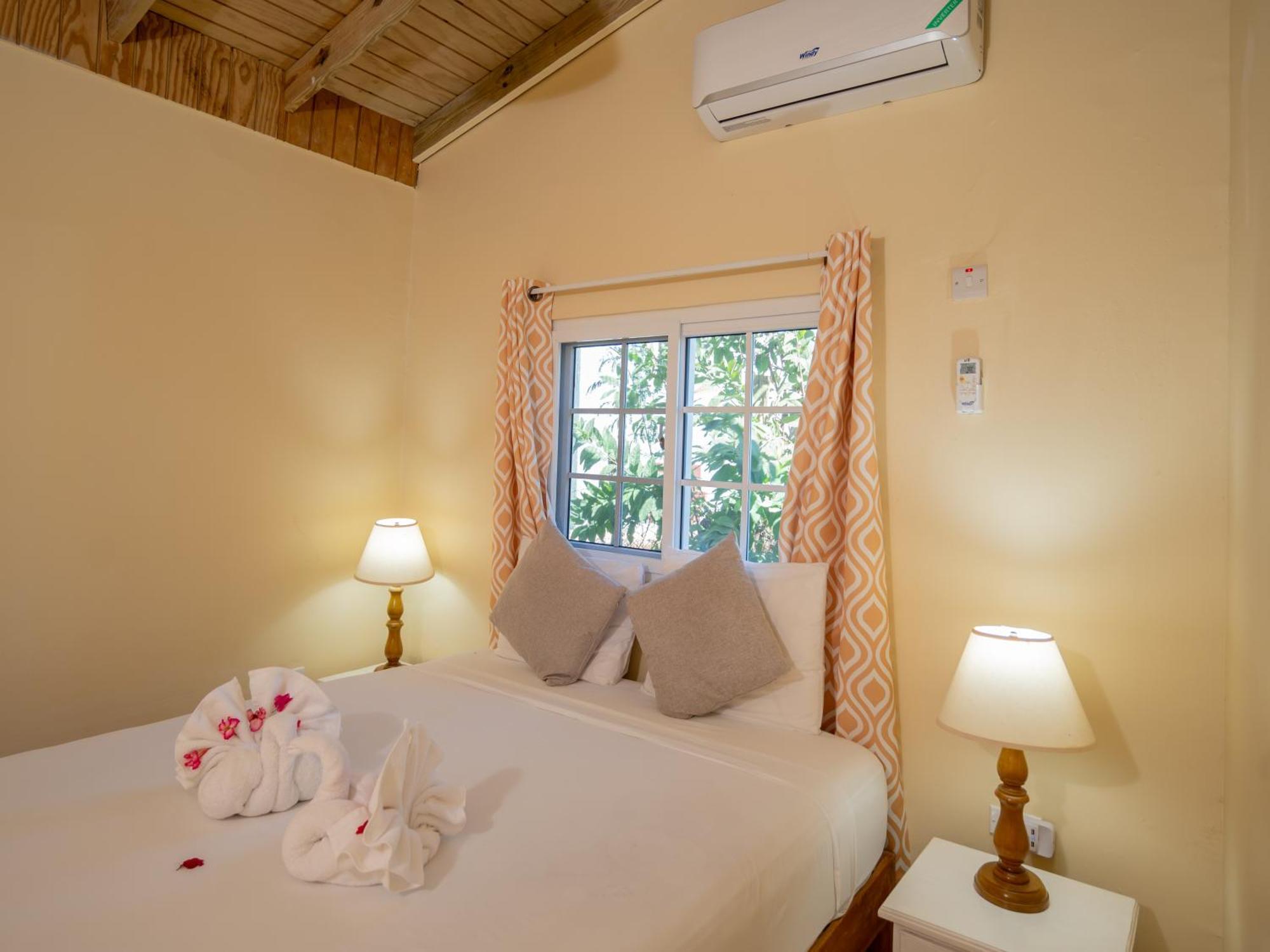 Beyond Sunset Resort & Villas Treasure Beach Exterior photo